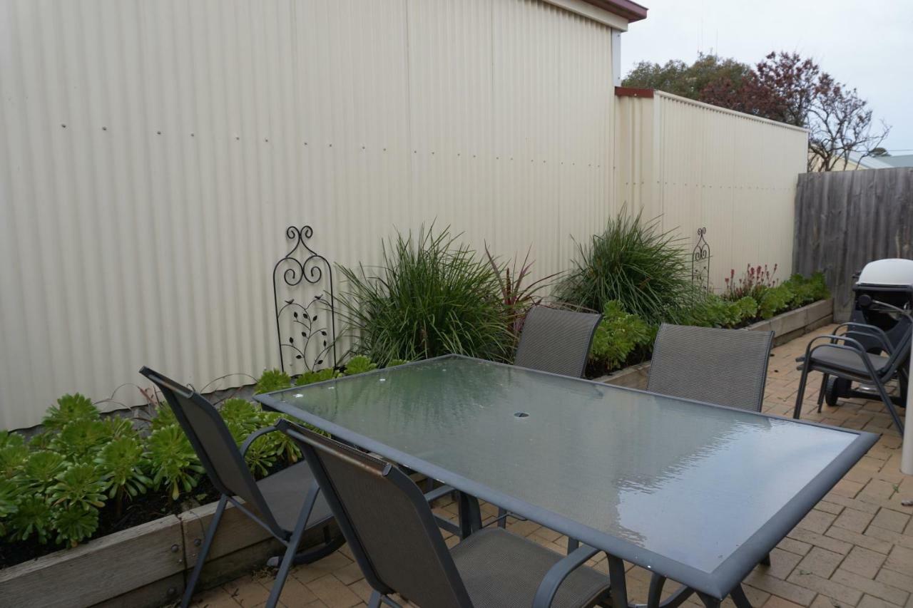 Ashmont Motel And Apartments Port Fairy Exterior foto